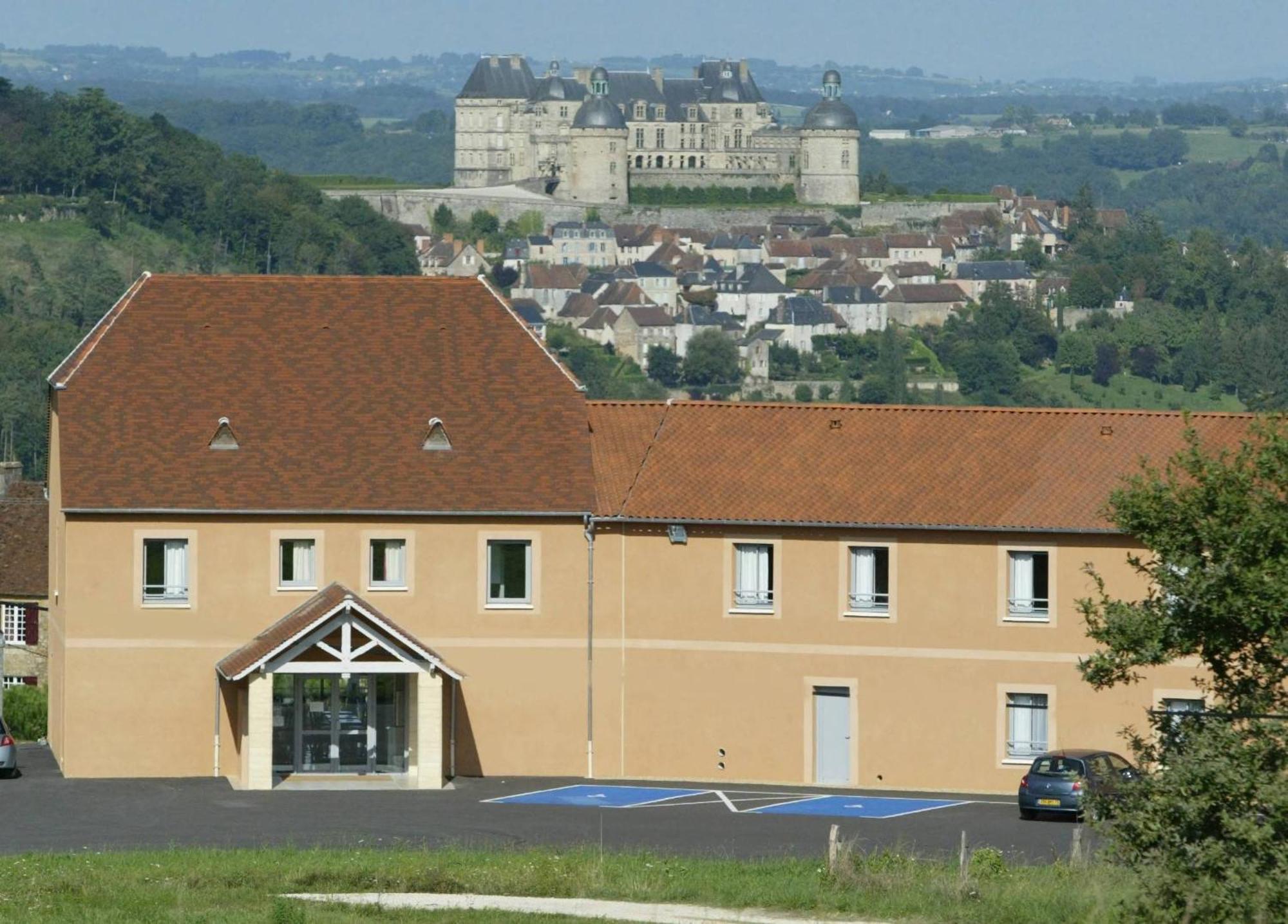 Au Perigord Noir Hotel Hautefort Exterior photo