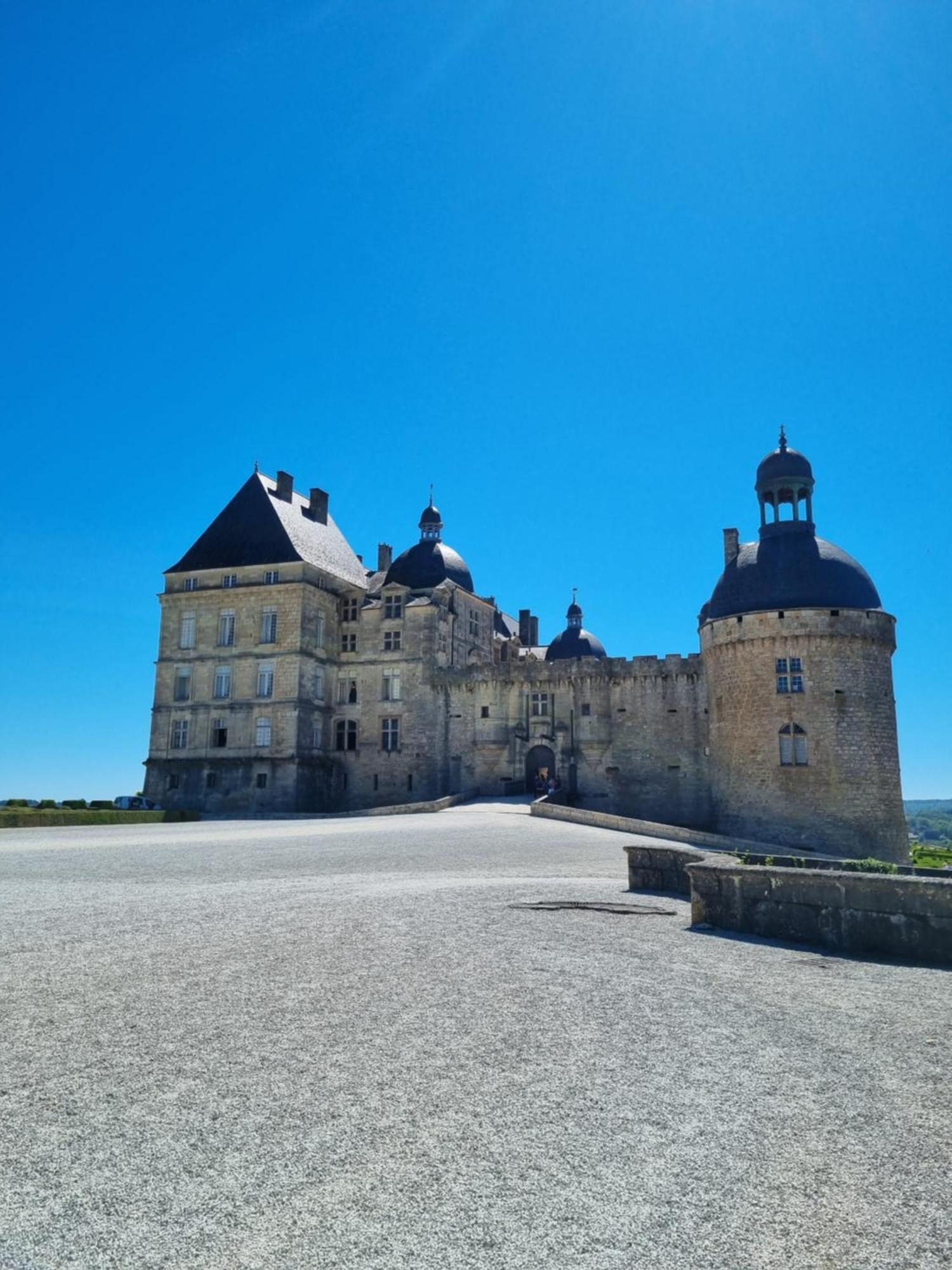 Au Perigord Noir Hotel Hautefort Exterior photo